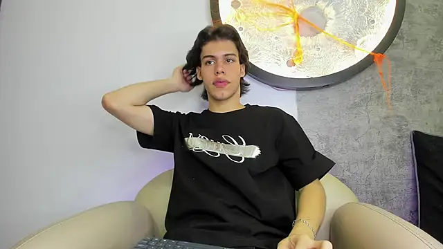 Snapshot of Lucian_grey chatting on 10.19.25 Lucian grey online show from 10.19.25