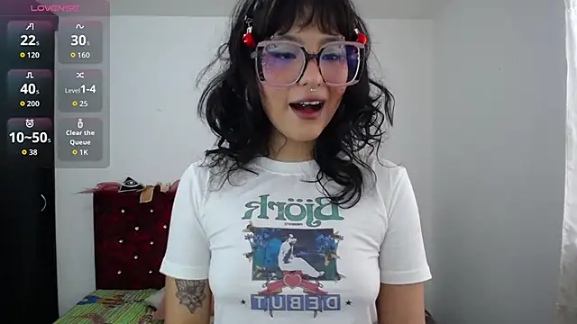 Lia Carter  online show from 12.17.25