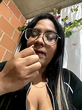 Snapshot of Mery_Sexx chatting on 10.13.25 Mery Sexx online show from 10.13.25