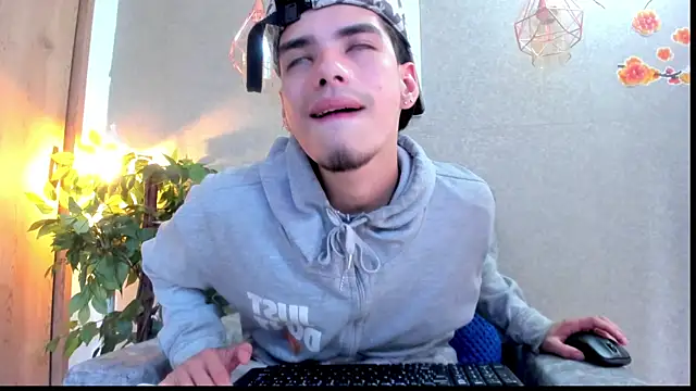 Snapshot of Axelwiliams chatting on 10.08.25 Axelwiliams online show from 10.08.25