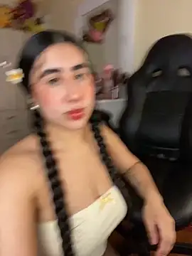 Snapshot of Miichii chatting on 10.05.25 Miichii online show from 10.05.25