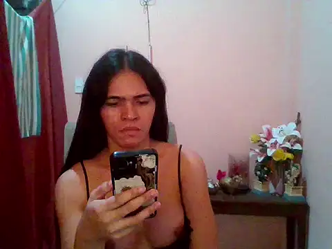 Snapshot of sweet_yummy69 chatting on 04.28.26 sweet yummy69 online show from 04.28.26