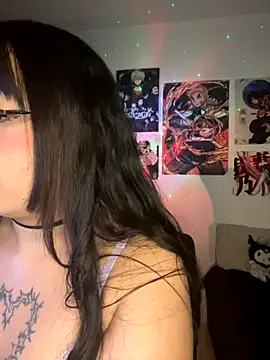 Snapshot of Hinatamoon_ chatting on 10.08.25 Hinatamoon  online show from 10.08.25
