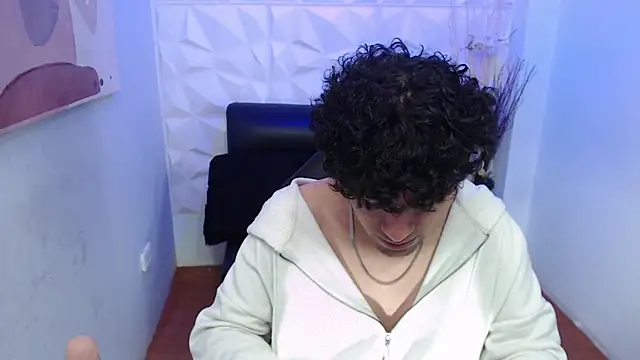Snapshot of Liil_boy chatting on 10.19.25 Liil boy online show from 10.19.25