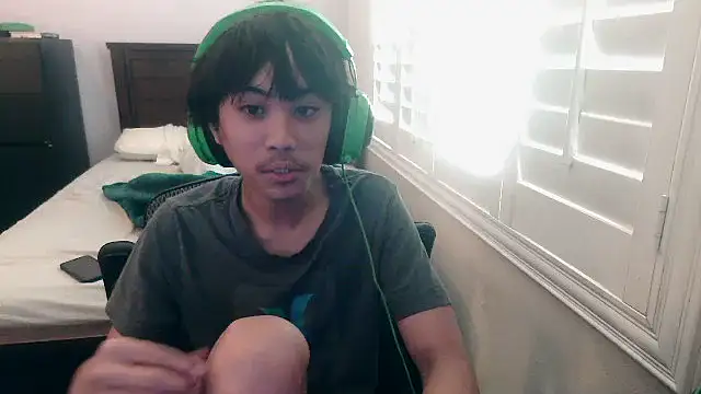 youngasianboy2007 online show from 10.18.25