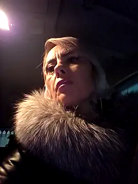 KirraWhite online show from 12.19.25