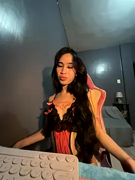 Snapshot of SweetRosie18 chatting on 10.13.25 SweetRosie18 online show from 10.13.25