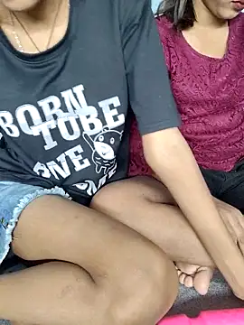 Snapshot of Unique_girls90 chatting on 04.02.26 Unique girls90 online show from 04.02.26