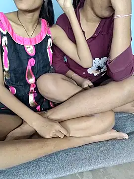 Snapshot of Unique_girls90 chatting on 04.12.26 Unique girls90 online show from 04.12.26