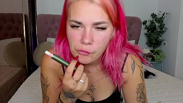 Snapshot of Naughty_kittyy1 chatting on 10.02.25 Naughty kittyy1 online show from 10.02.25