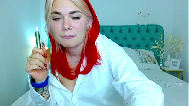 Snapshot of Naughty_kittyy1 chatting on 10.03.25 Naughty kittyy1 online show from 10.03.25