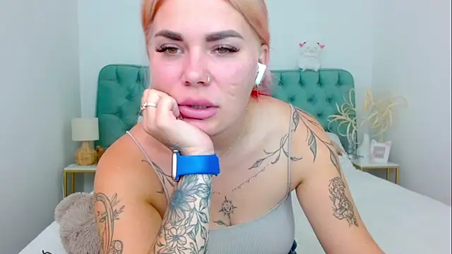 Snapshot of Naughty_kittyy1 chatting on 10.05.25 Naughty kittyy1 online show from 10.05.25