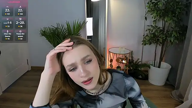 PollyMayer online show from 11.06.25