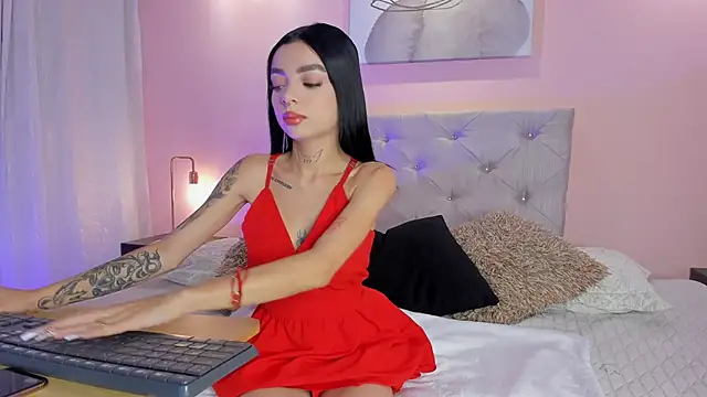 Snapshot of scarlettvelvet_ chatting on 10.03.25 scarlettvelvet  online show from 10.03.25