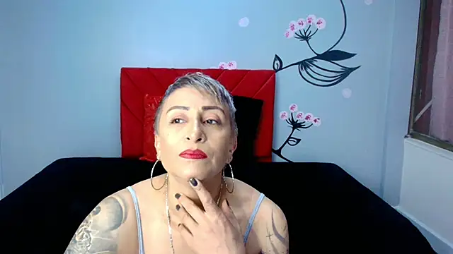 Snapshot of Charlotte__Gray chatting on 10.25.25 Charlotte  Gray online show from 10.25.25