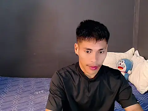 Snapshot of Cute_Lucas chatting on 10.12.25 Cute Lucas online show from 10.12.25