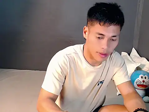 Snapshot of Cute_Lucas chatting on 10.15.25 Cute Lucas online show from 10.15.25