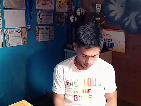 Snapshot of Cute_Lucas chatting on 10.17.25 Cute Lucas online show from 10.17.25