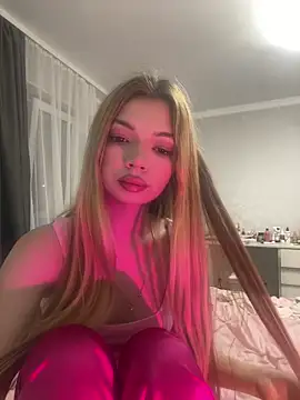  Siennaaa  online show from 02.06.26