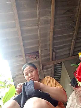 Snapshot of bae-bae chatting on 10.16.25 bae-bae online show from 10.16.25