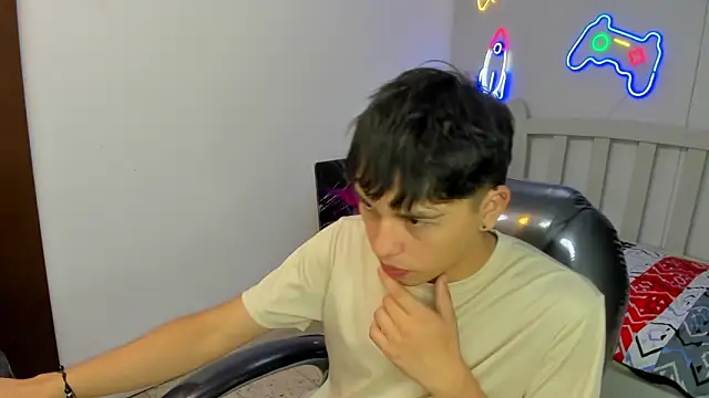 StiwenTwink online show from 11.12.25