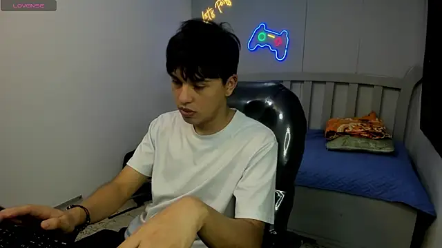 StiwenTwink online show from 11.25.25