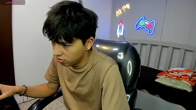 StiwenTwink online show from 12.02.25