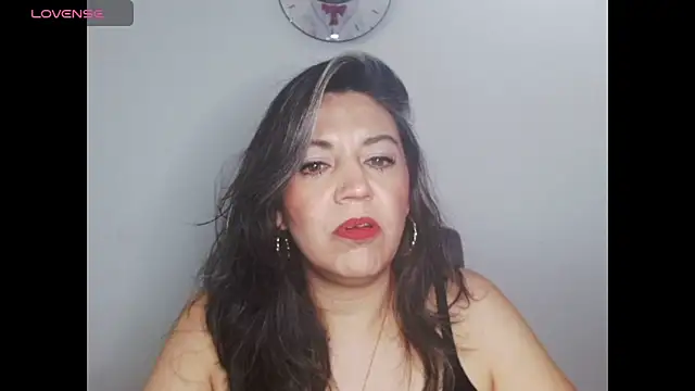 Snapshot of XxAntonellaxxx chatting on 10.20.25 XxAntonellaxxx online show from 10.20.25