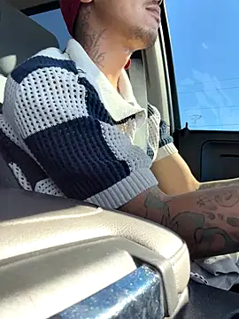 Snapshot of Loadedeggs chatting on 10.02.25 Loadedeggs online show from 10.02.25