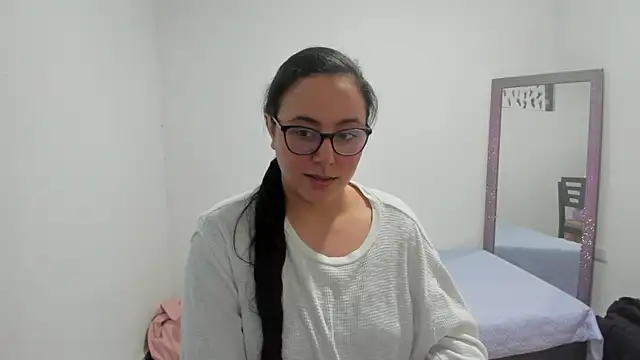 Snapshot of Venus_cat_ chatting on 10.16.25 Venus cat  online show from 10.16.25