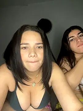 Snapshot of sindyy_01 chatting on 10.17.25 sindyy 01 online show from 10.17.25