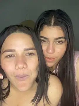 Snapshot of sindyy_01 chatting on 10.22.25 sindyy 01 online show from 10.22.25