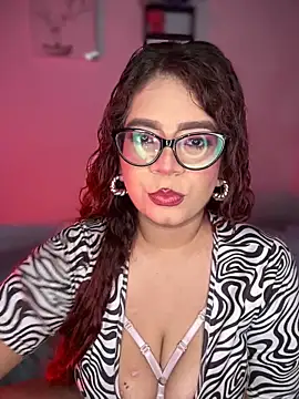 Snapshot of Solaangel_ chatting on 10.17.25 Solaangel  online show from 10.17.25