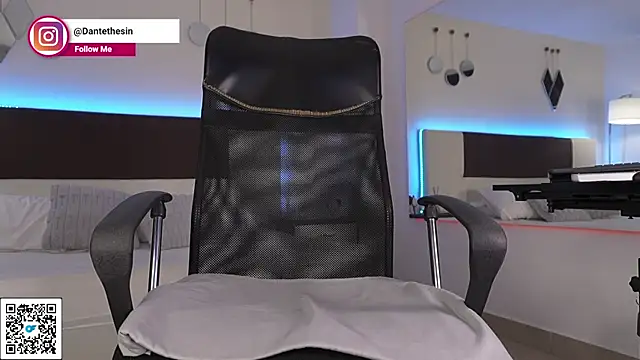 Snapshot of DanteeStone chatting on 02.17.26 DanteeStone online show from 02.17.26