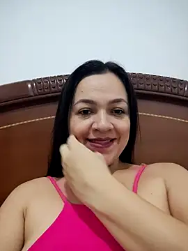 Snapshot of LindaSalo33 chatting on 10.25.25 LindaSalo33 online show from 10.25.25