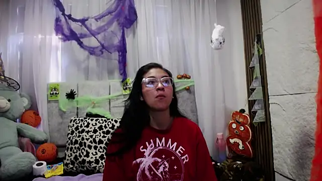 emy brunette online show from 10.18.25