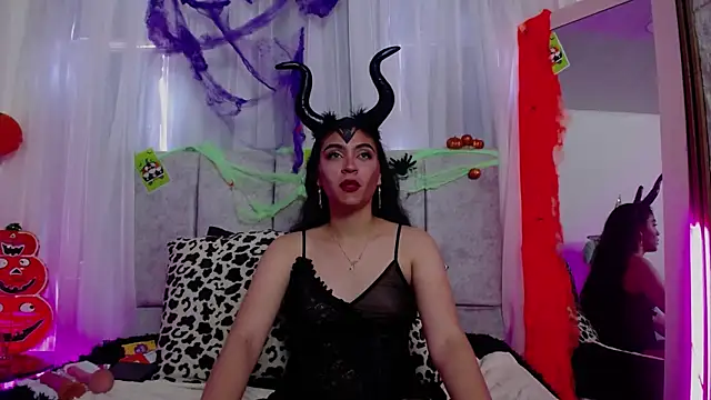 emy brunette online show from 10.25.25