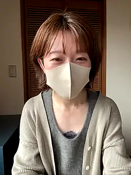 momo yuipu online show from 10.15.25