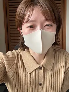 momo yuipu online show from 10.16.25