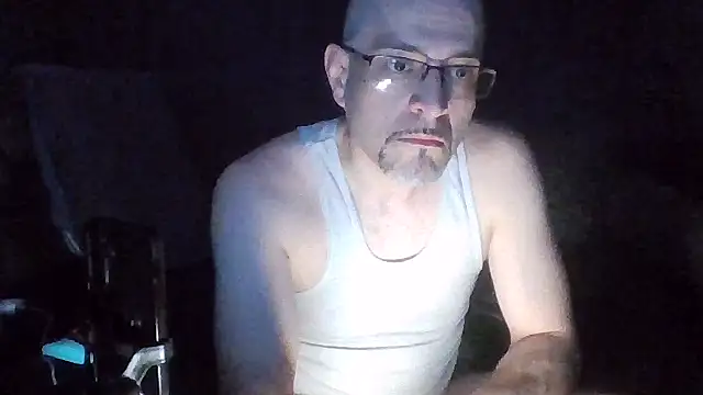 Snapshot of Curious9884 chatting on 10.10.25 Curious9884 online show from 10.10.25