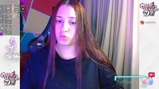 Snapshot of Mysticdoll69_ chatting on 10.07.25 Mysticdoll69  online show from 10.07.25