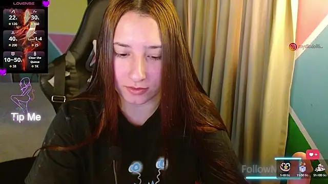 Snapshot of Mysticdoll69_ chatting on 10.18.25 Mysticdoll69  online show from 10.18.25