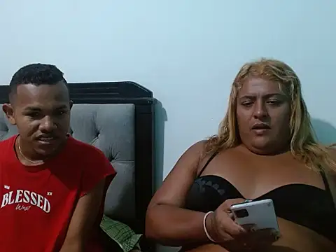 Snapshot of Kiarayalex chatting on 10.15.25 Kiarayalex online show from 10.15.25