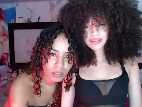 Snapshot of Miiss-Diiamondss chatting on 10.12.25 Miiss-Diiamondss online show from 10.12.25