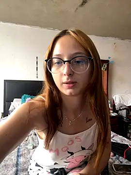 Snapshot of imariahot chatting on 10.03.25 imariahot online show from 10.03.25