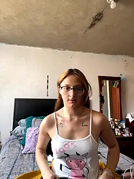 Snapshot of imariahot chatting on 10.22.25 imariahot online show from 10.22.25