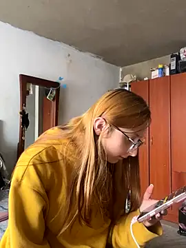 Snapshot of imariahot chatting on 10.28.25 imariahot online show from 10.28.25