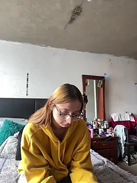 Snapshot of imariahot chatting on 10.29.25 imariahot online show from 10.29.25