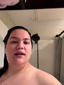 Snapshot of BrattyKrystal chatting on 10.20.25 BrattyKrystal online show from 10.20.25