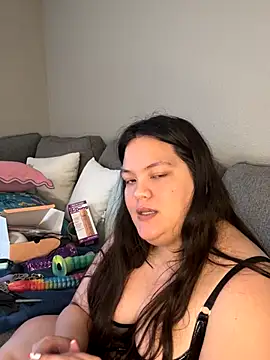 Snapshot of BrattyKrystal chatting on 10.24.25 BrattyKrystal online show from 10.24.25